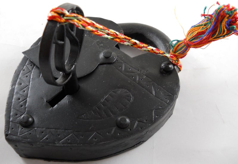GSM Large Antique Reproduction Heart Padlock with Key - Image 4